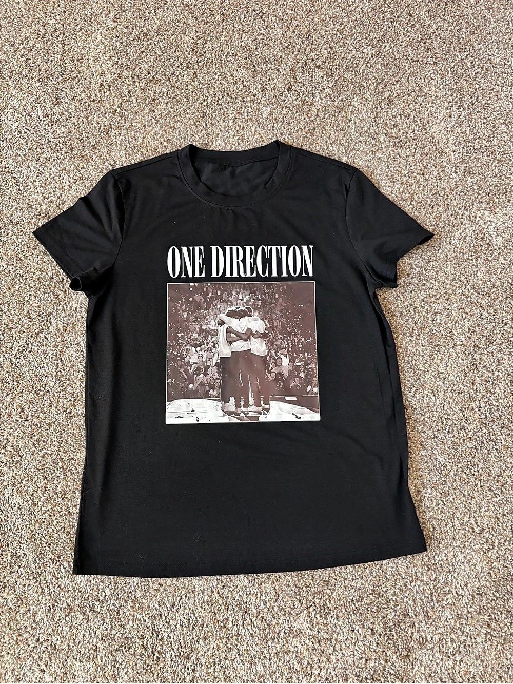 One Direction graphic tee Graphic Tee in Black Size Medium
